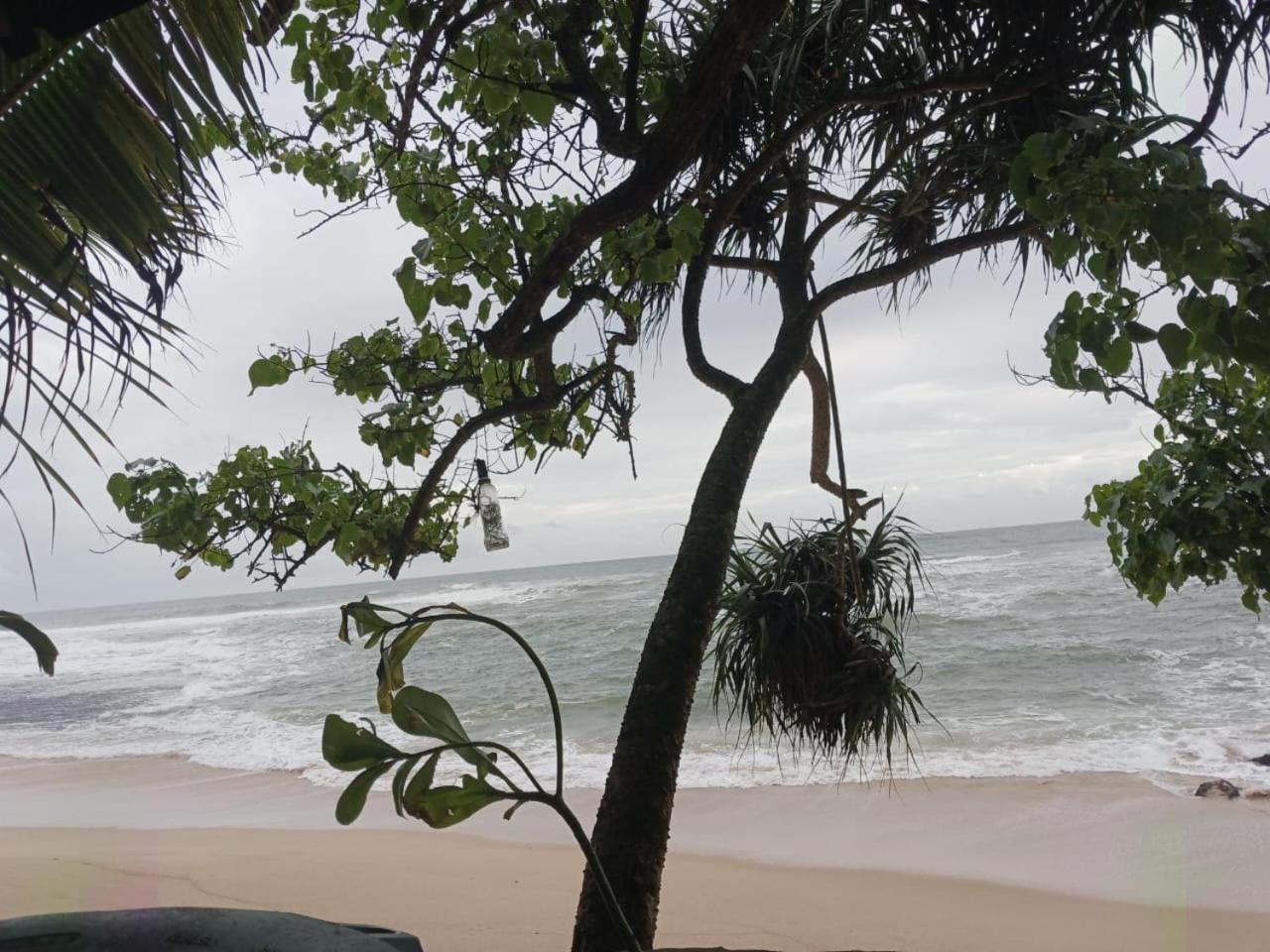 Fairy Beach Resort Unawatuna Exterior photo